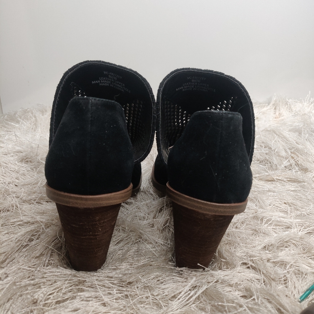 Vince Camuto cut out heels sz 9 - Picture 6 of 7